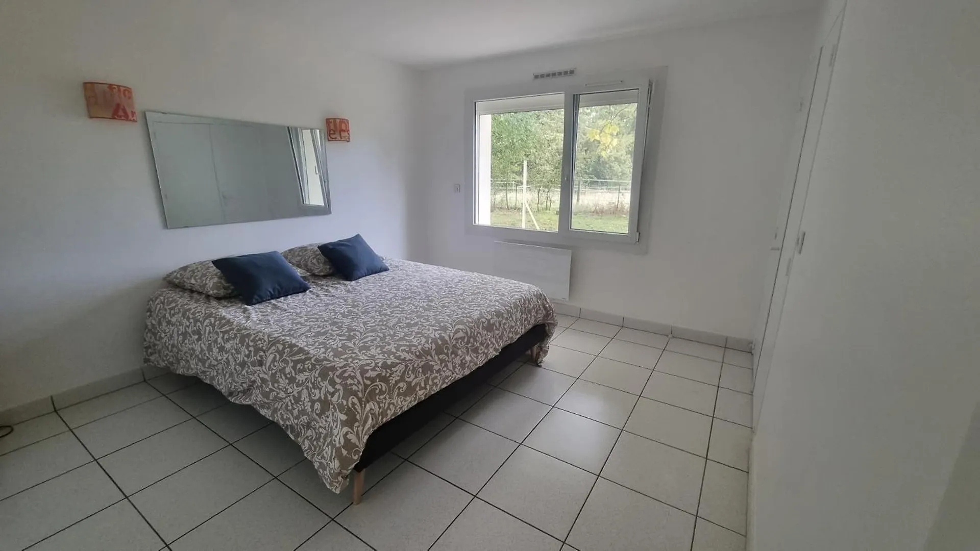 Apartament Le Charmant T3 Avec Jardin Prive Flourens